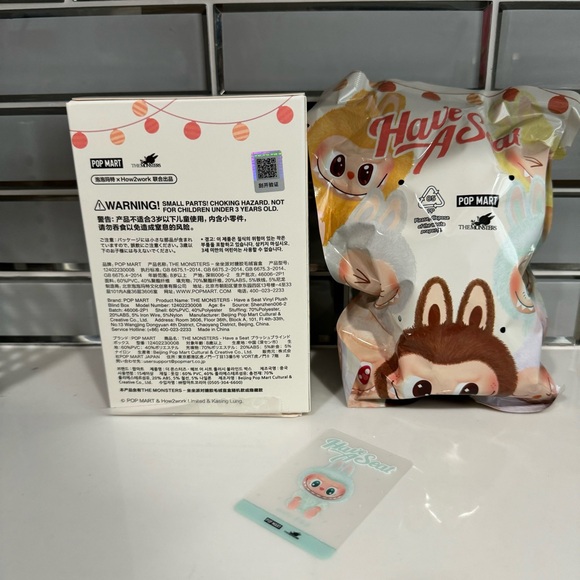 POP MART The Monsters - Labubu Have A Seat plush pendant - ‘Ququ’ - Picture 4 of 5